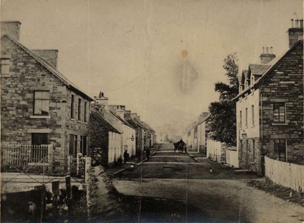 Dunkeld Street, Aberfeldy, nd With the entrance to the rai… Flickr