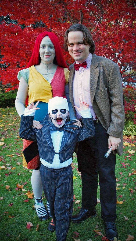 Hallowe'en Family Clover and her parents dress up for Hall… Evan