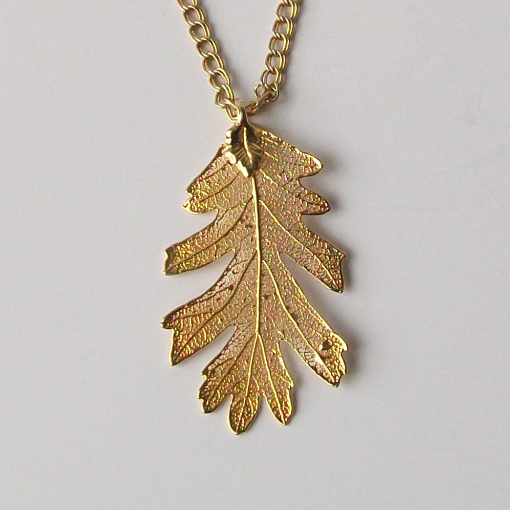 Vintage Gold FILIGREE LEAF Necklace Vintage gold tone neck… Flickr