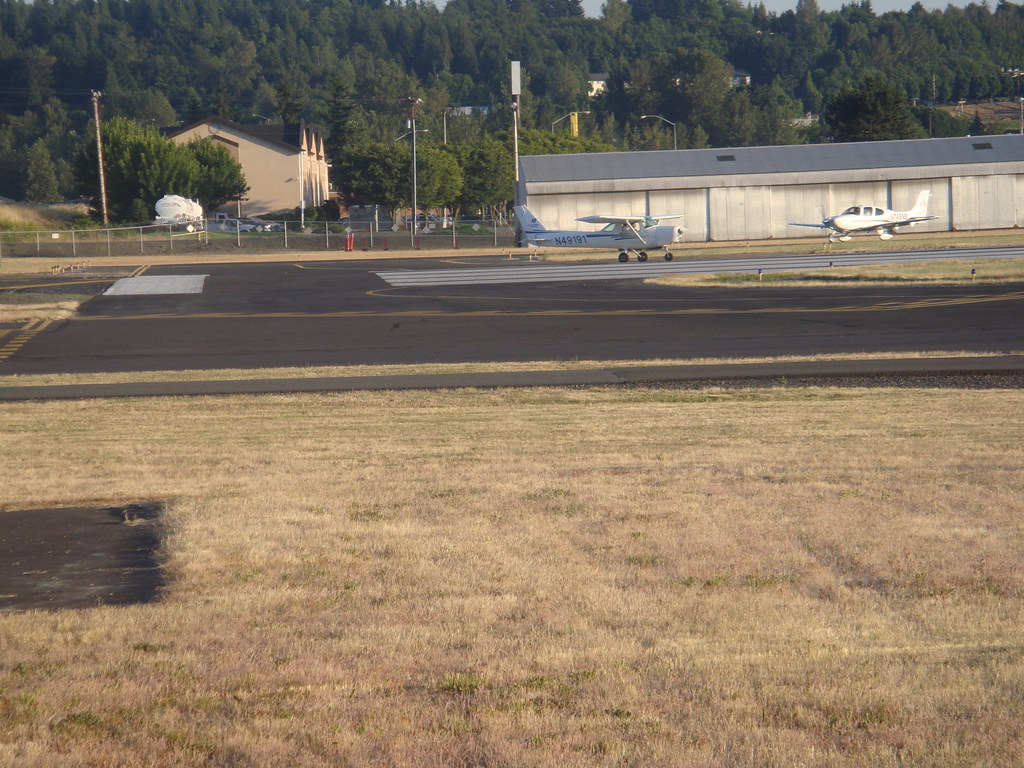 Troutdale Airport hp1256 Flickr