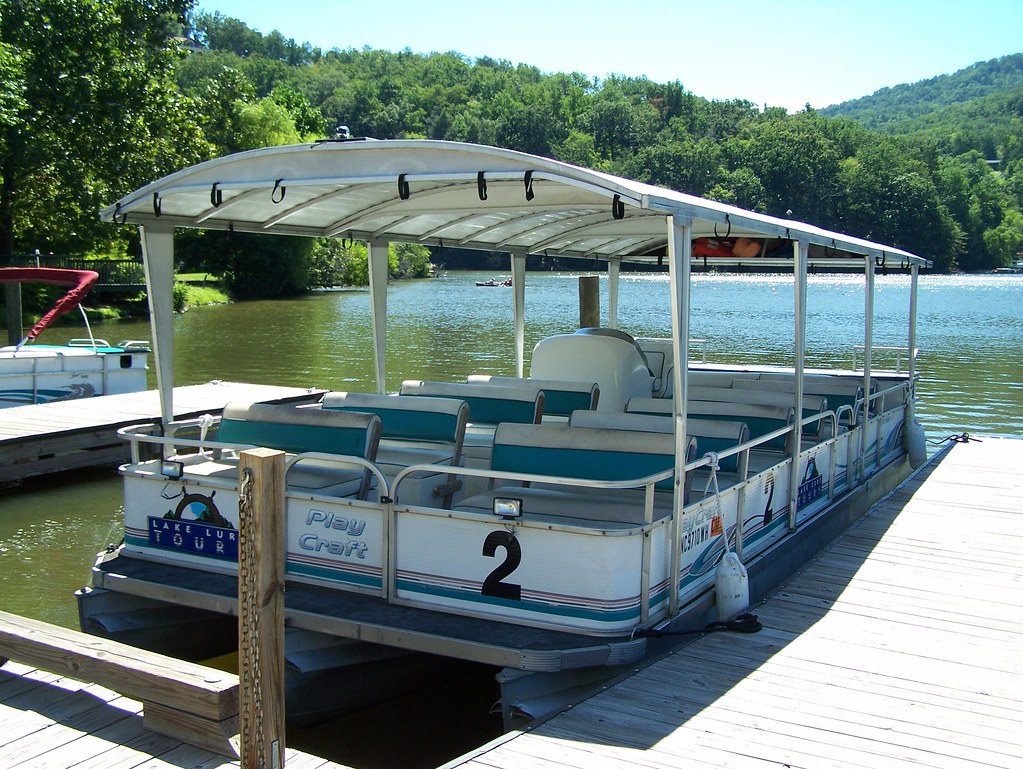 100_9761 Lake Lure, North Carolina boat tour Joan Bourne Flickr