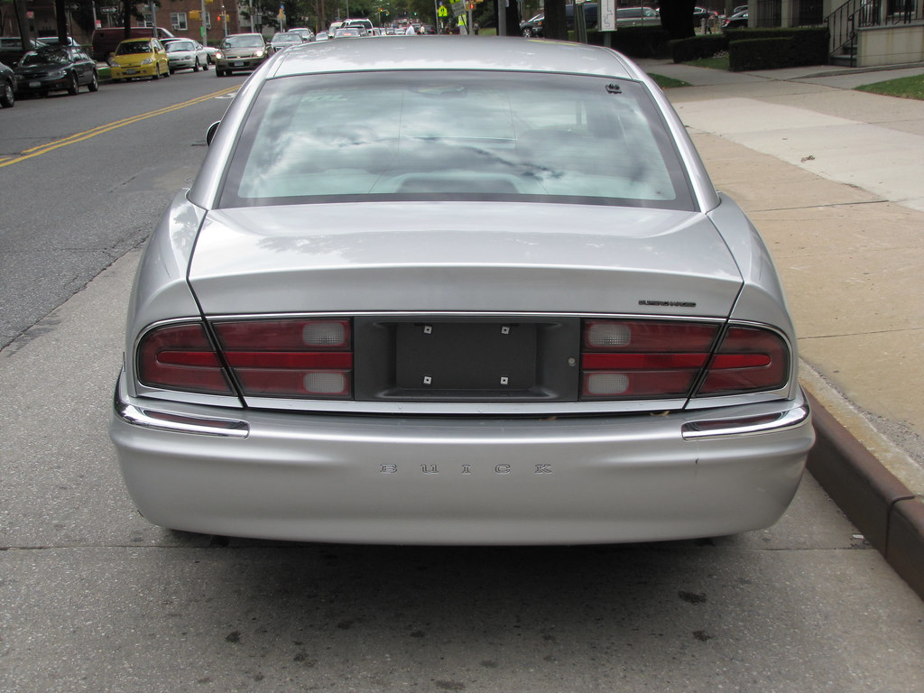 2000 Buick Park Avenue Ultra 8975 Nacmias Auto Dealer 1… Flickr
