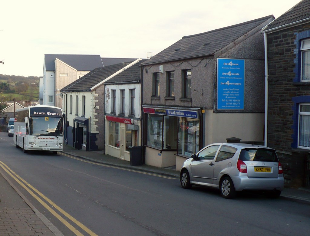 ACORN TRAVEL TMA61J(ex G898FRU) Seen Cardiff Road Treharri… Flickr