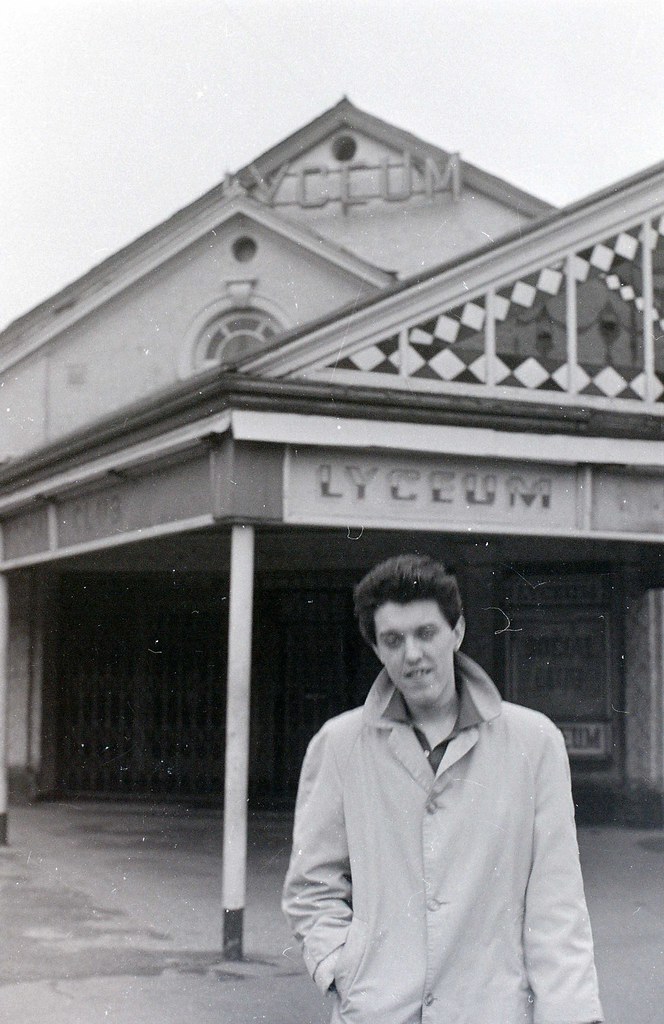 Vince Lyceum Cinema Cardigan Road Headingley Leeds Winter … Flickr