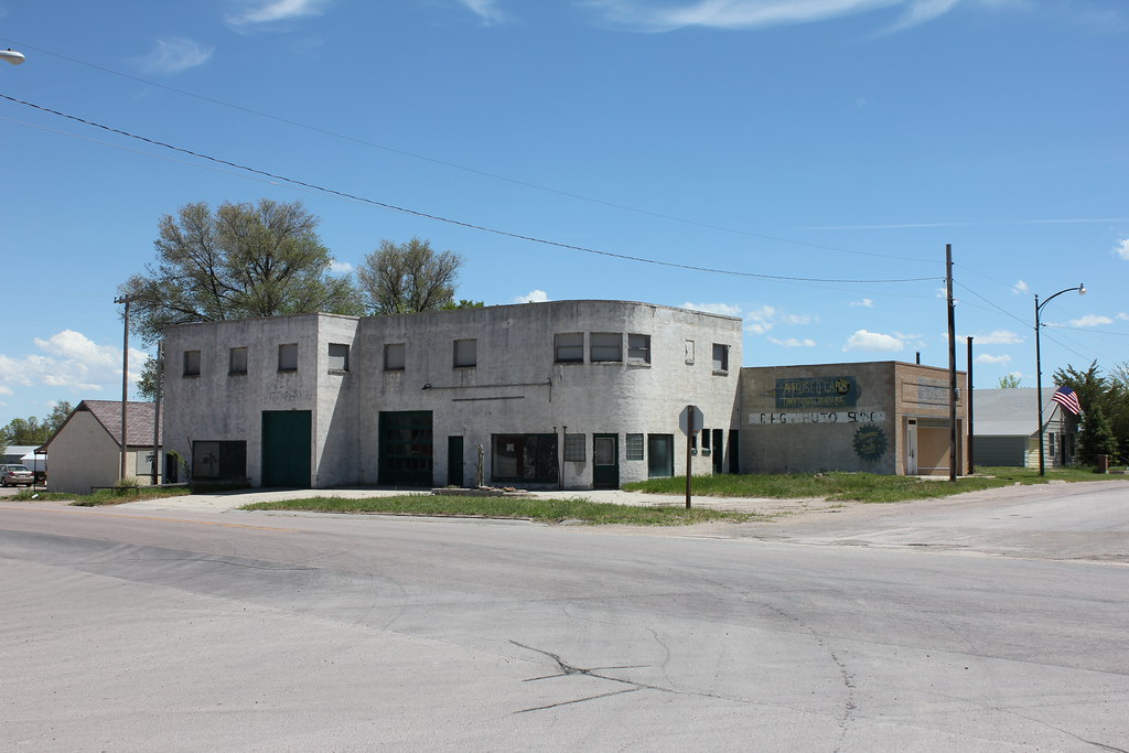 Closed Service Station Hay Springs, NE Tom McLaughlin Flickr