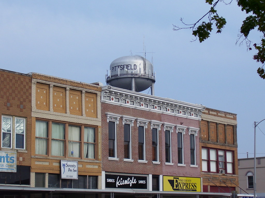 Downtown Pittsfield, Illinois and Pittsfield's water tower… Flickr
