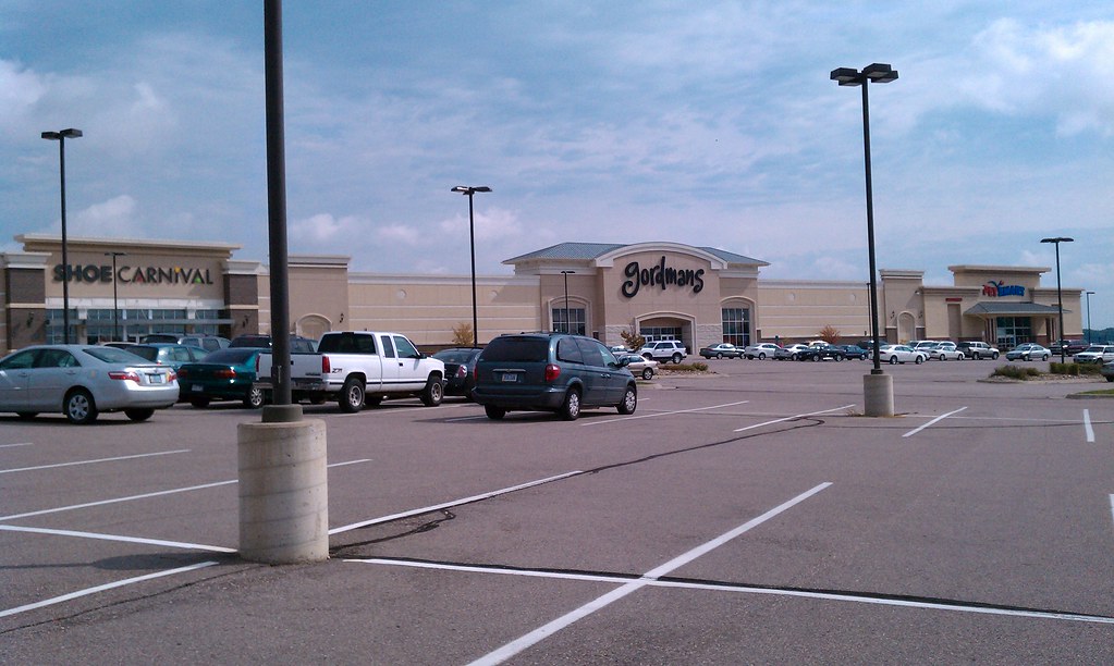 Lakeport Commons Sioux City, Iowa Shoe Carnival / Gord… Flickr
