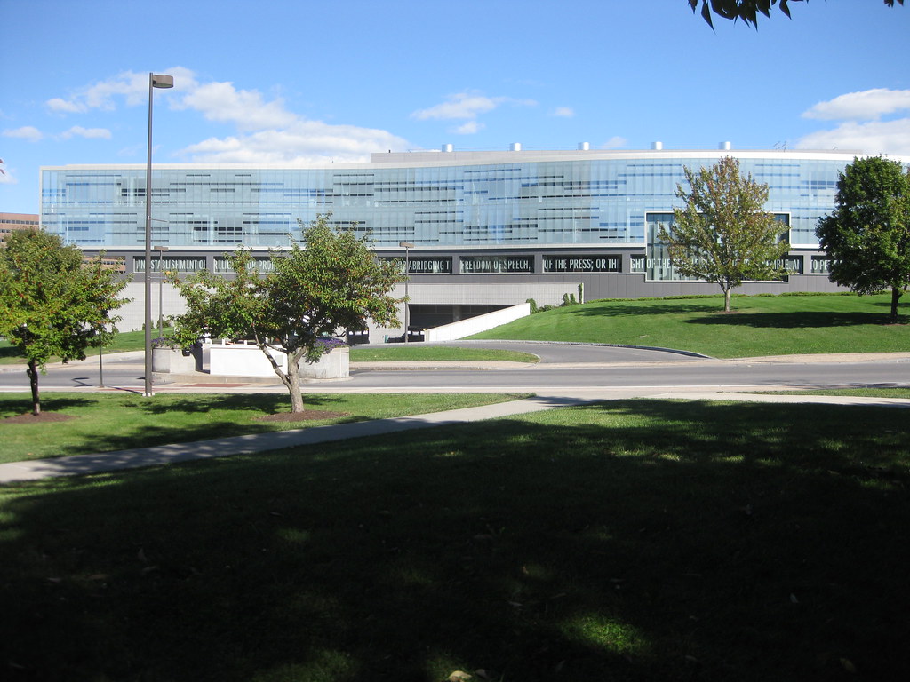 Newhouse III on the Syracuse University campus NewhouseIII… Flickr