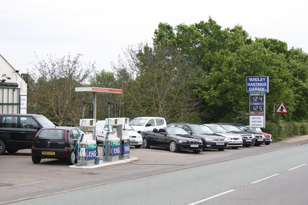 Yardley Hastings Garage, Bedford Road South Yardley Hastin… Flickr
