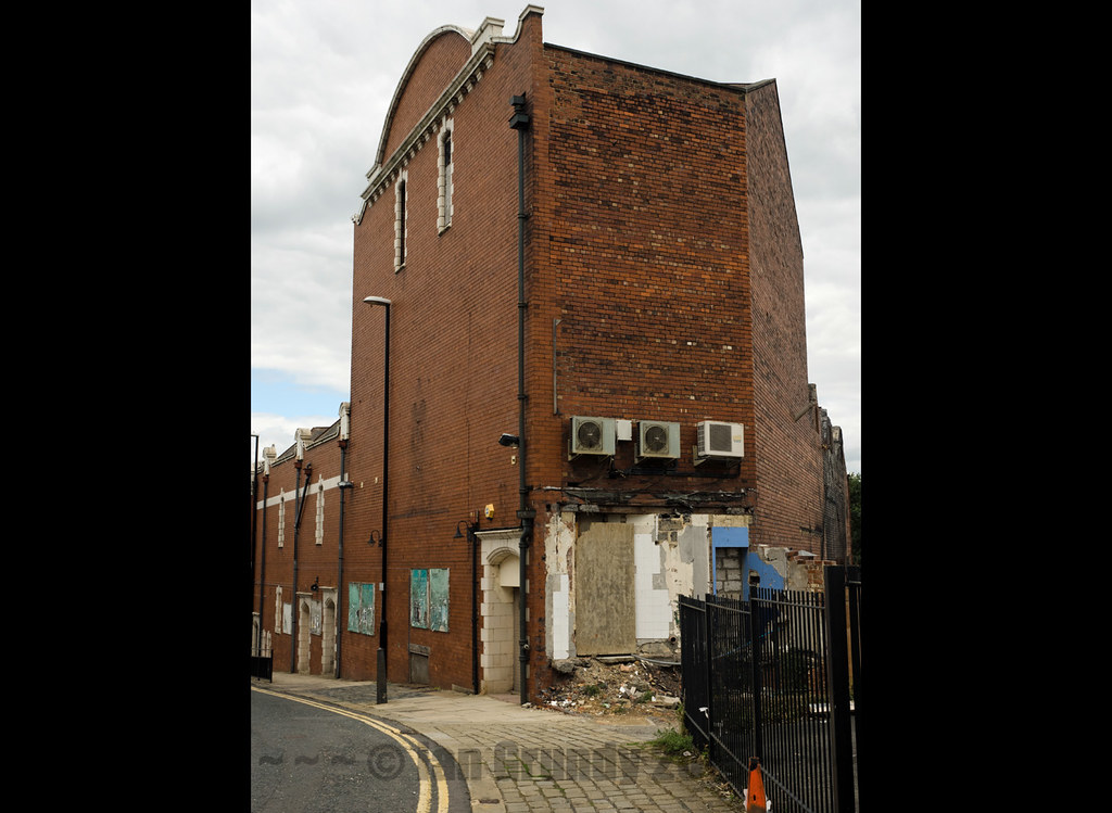 New Pavilion 4597 New Pavilion Theatre, Morley. The New Pa… Flickr