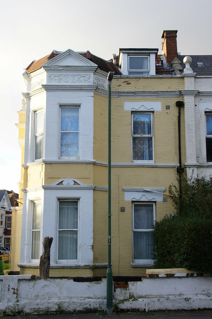 Kingswood, 1 Aylesbury Road (Kingston House, 7 The Crescent / Carnarvon