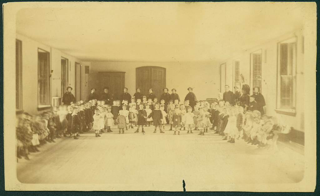 nyhs_nyfh_b59_f17_001s New York Foundling Hospital nuns … Flickr