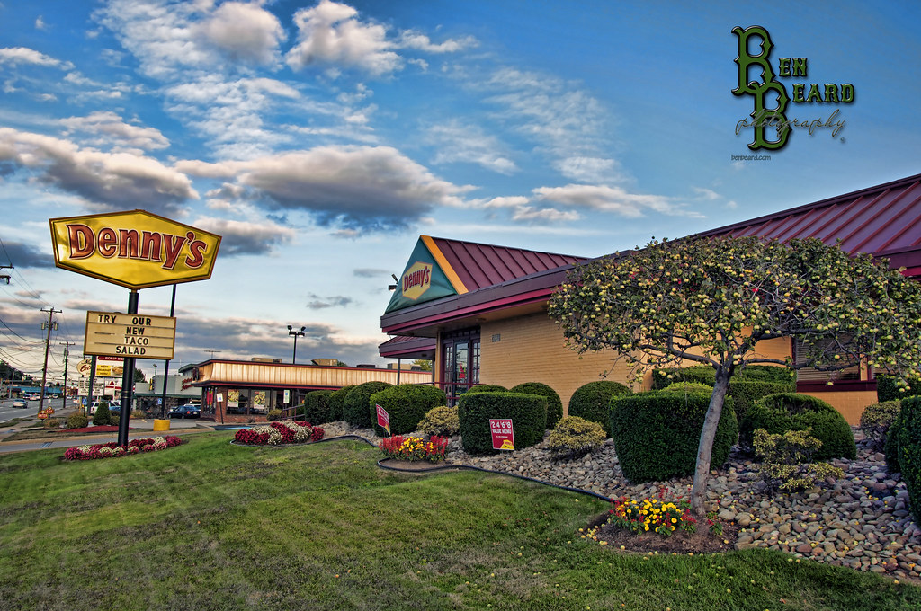 Dennys Nice Family Restaurant HDR Monroeville, PA Ben Beard Flickr