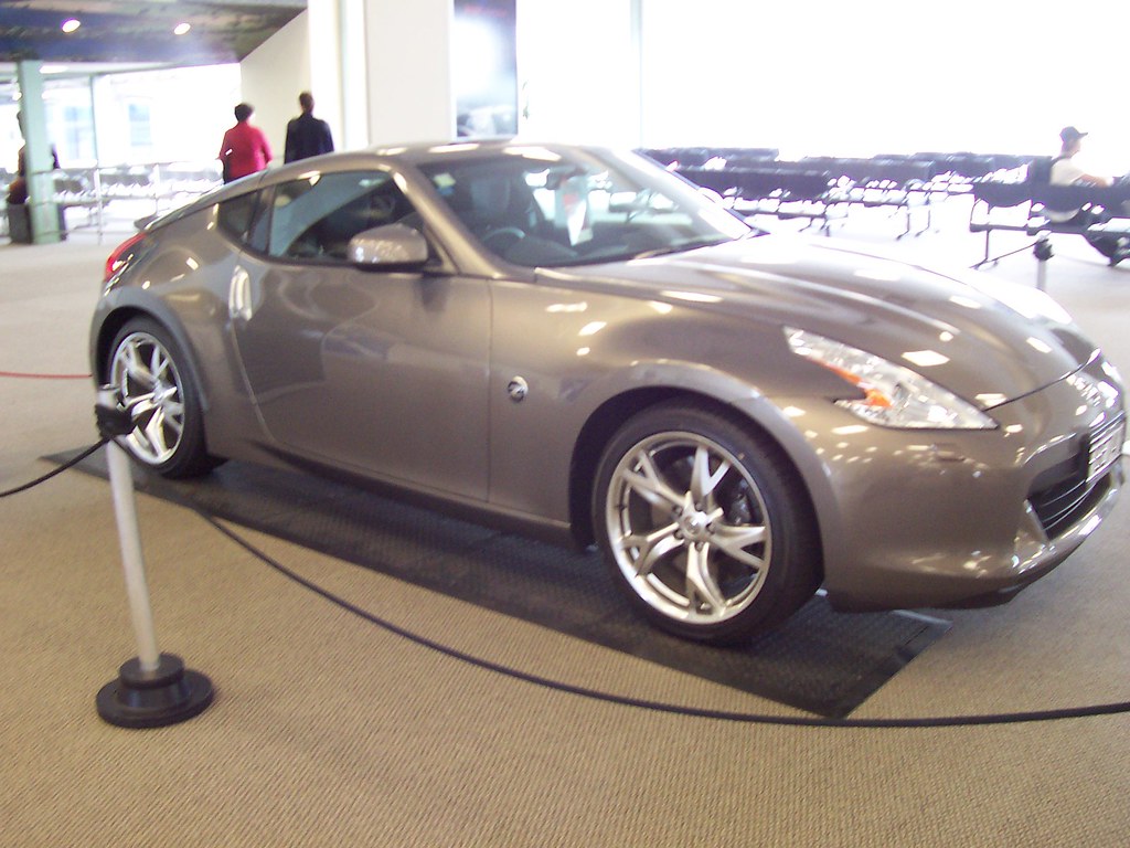 Nissan 370Z at Rotorua Airport, NZ Neil Willsey Flickr
