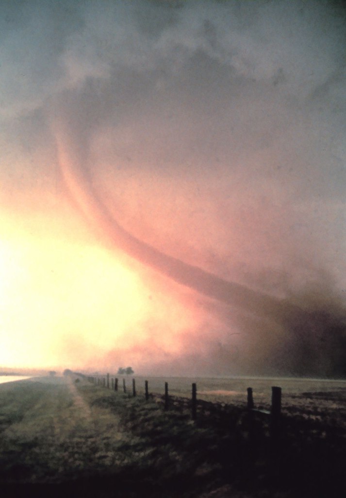 nssl0052 Tornado near end of life photographed during "S… Flickr