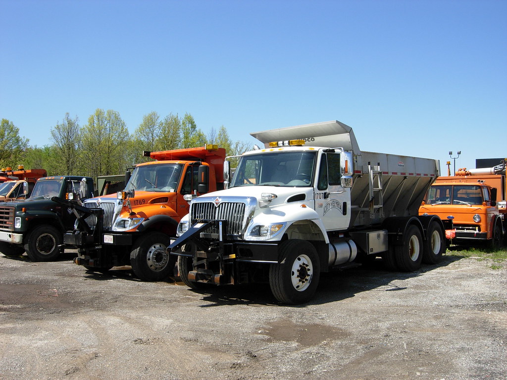 Elyria, Oh Snow Plow Trucks Several snow plow trucks and a… Flickr