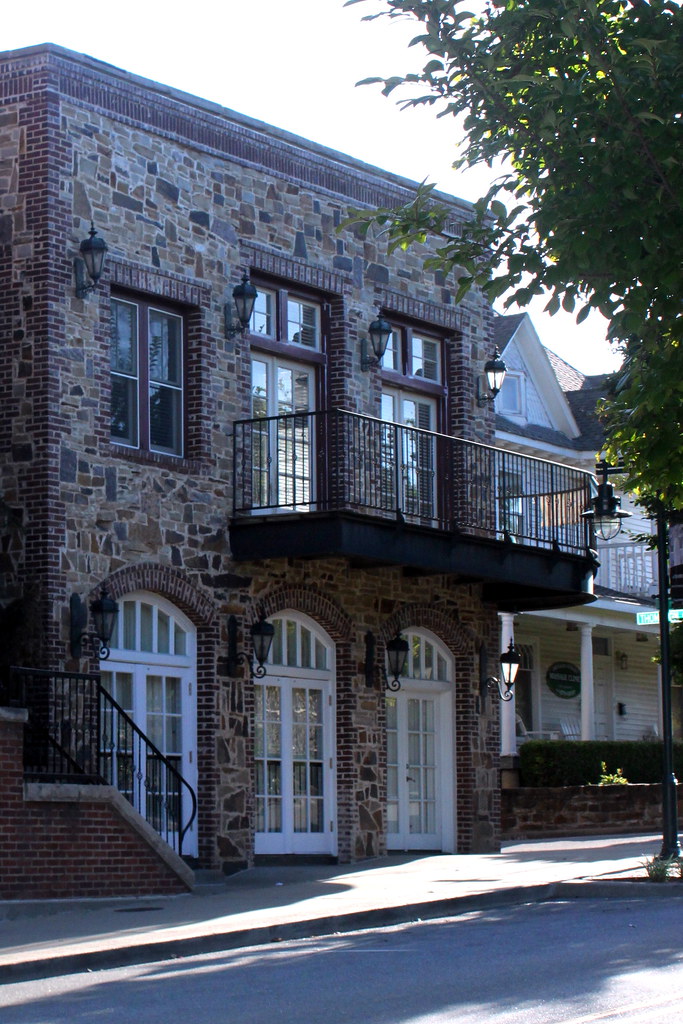 Dickson St. Condos, Fayetteville, AR Dan Davis Flickr