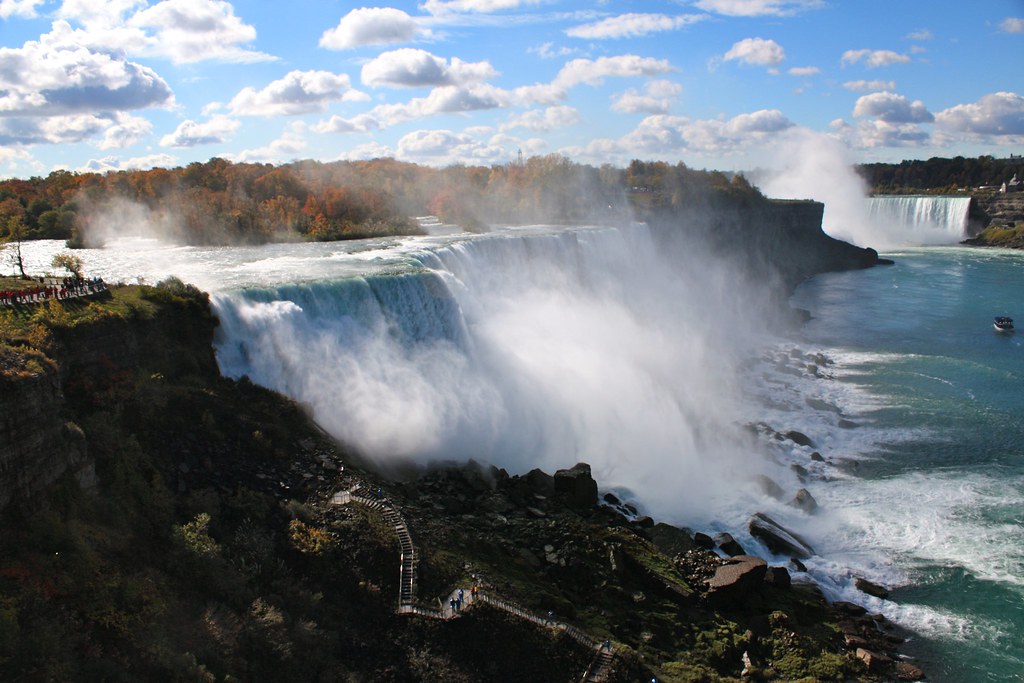 Niagara Falls American Falls in the foreground, Horseshoe … Flickr