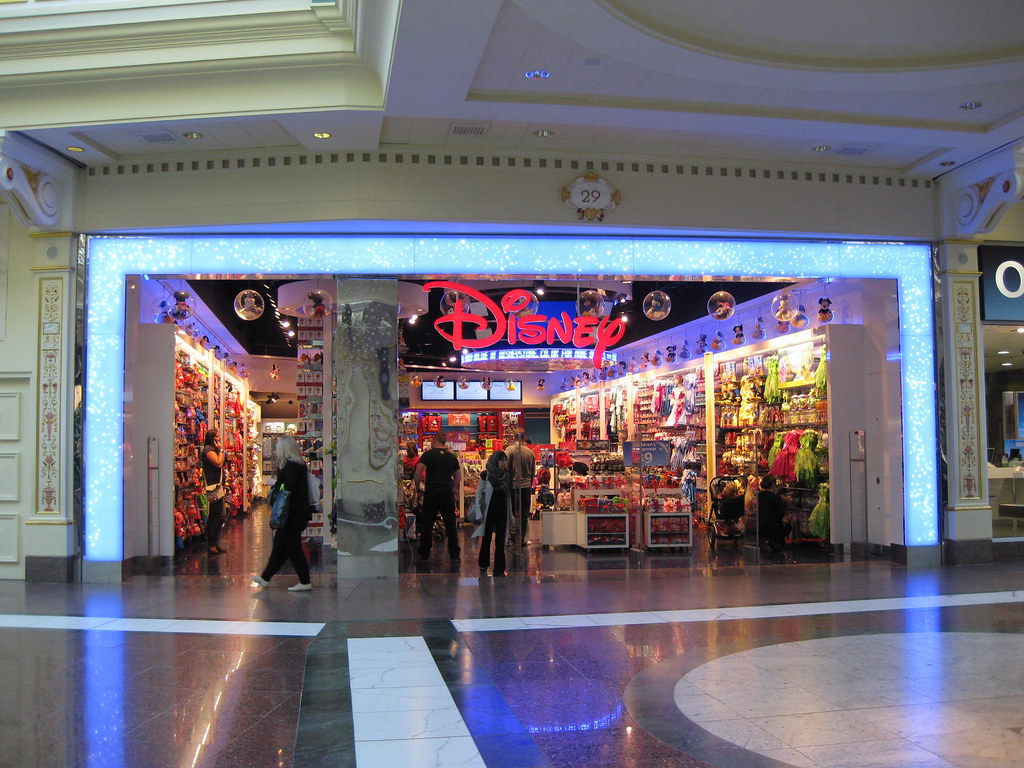 DISNEY SHOP a photo on Flickriver