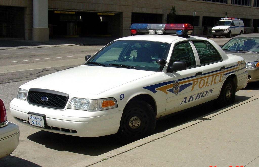 Akron, Ohio Police Akron, Ohio Police 2005 Ford Police Int… James