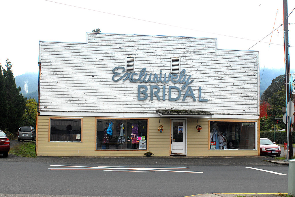 Drain Oregon It seems unusual that a small town like Drain… Flickr