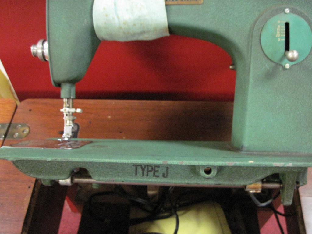 New Home "Type J" Old sewing machine still includes manual… Flickr