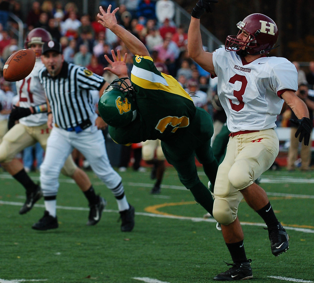 JS_Football112207B Ryan Buerkle of Hillsborough blocks a p… Flickr