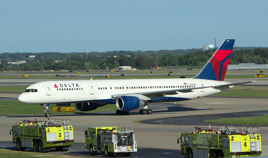 B752 N635DL Atlanta Airport Frank Guyton Flickr