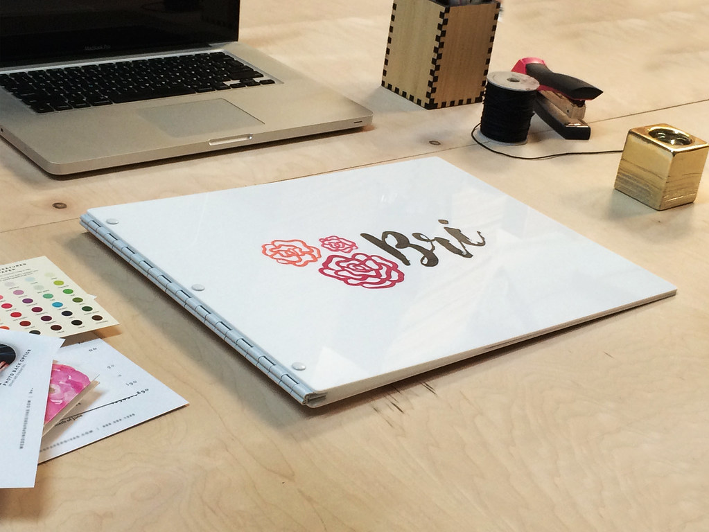 Screw post portfolio book Custom portfolio presentation wi… Flickr