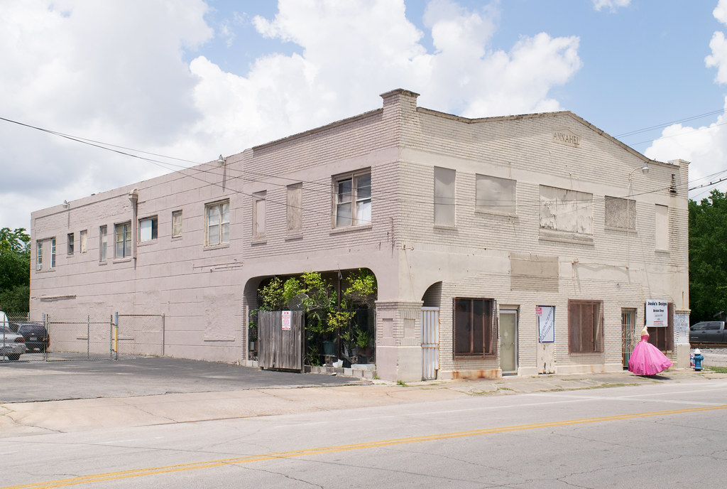 Annahel Building, 207 Wayside Drive, Houston, Texas 170420… Flickr