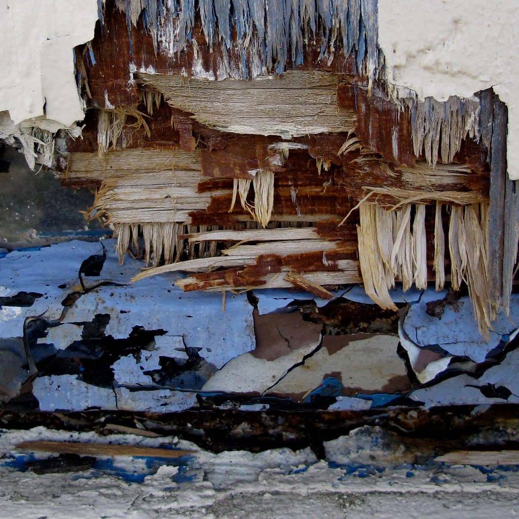 chips stucco, paint, concrete hmm Chipped stucco along … Flickr