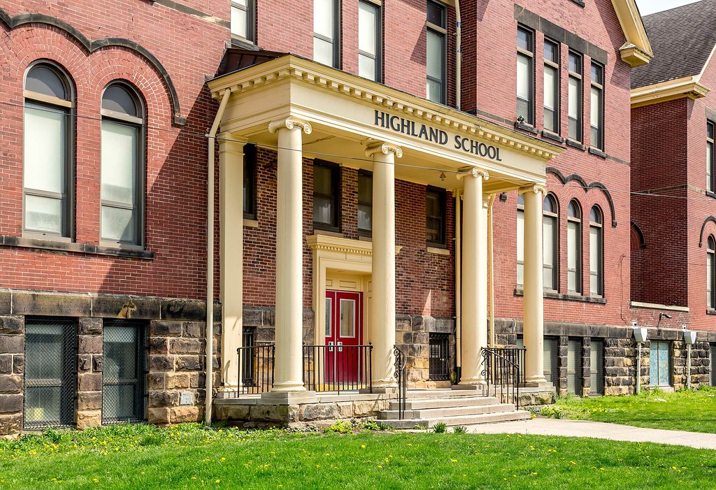 40 S. Highland Ave. Highland Ave. Elementary Matt L Flickr