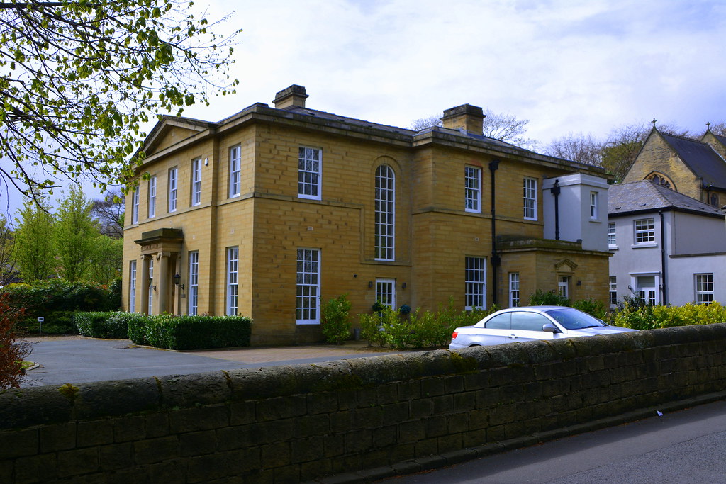 New Farnley Farnley, Lawns House Special School, Leeds... … Flickr