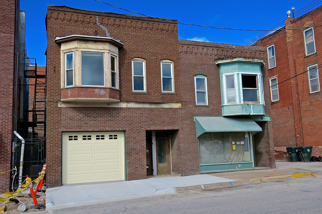 Abandoned, Muscatine, IA A vacant building in downtown Mus… Flickr