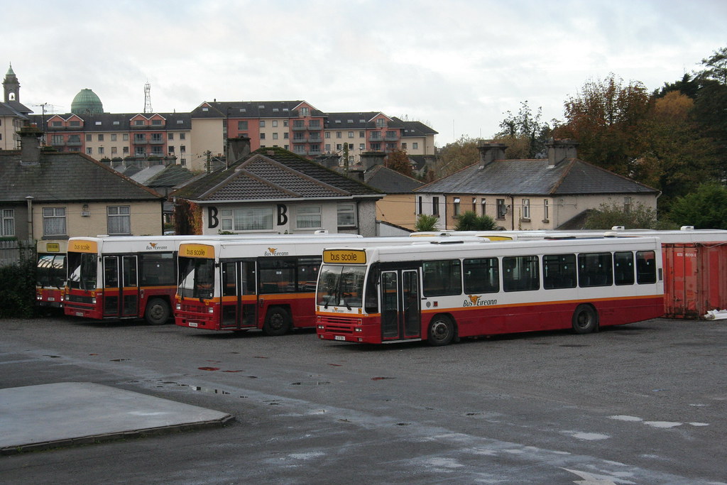 Bus Eireann P15 LS37 LS94 Athlone 081106 Mark Youdan Flickr