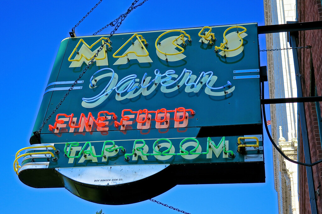 Mack's Tavern, Davenport, IA Mack's Tavern, 316 West 3rd S… Flickr