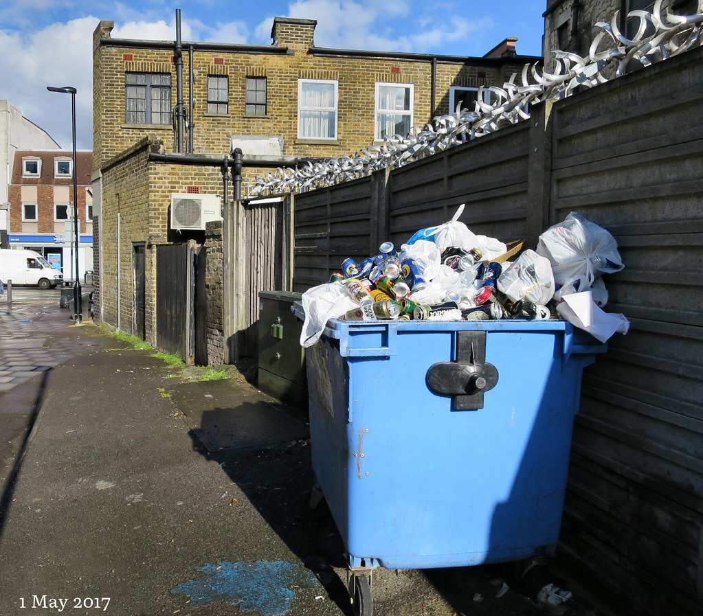 Sky Blue Binning Reported to Haringey using the website Fi… Flickr