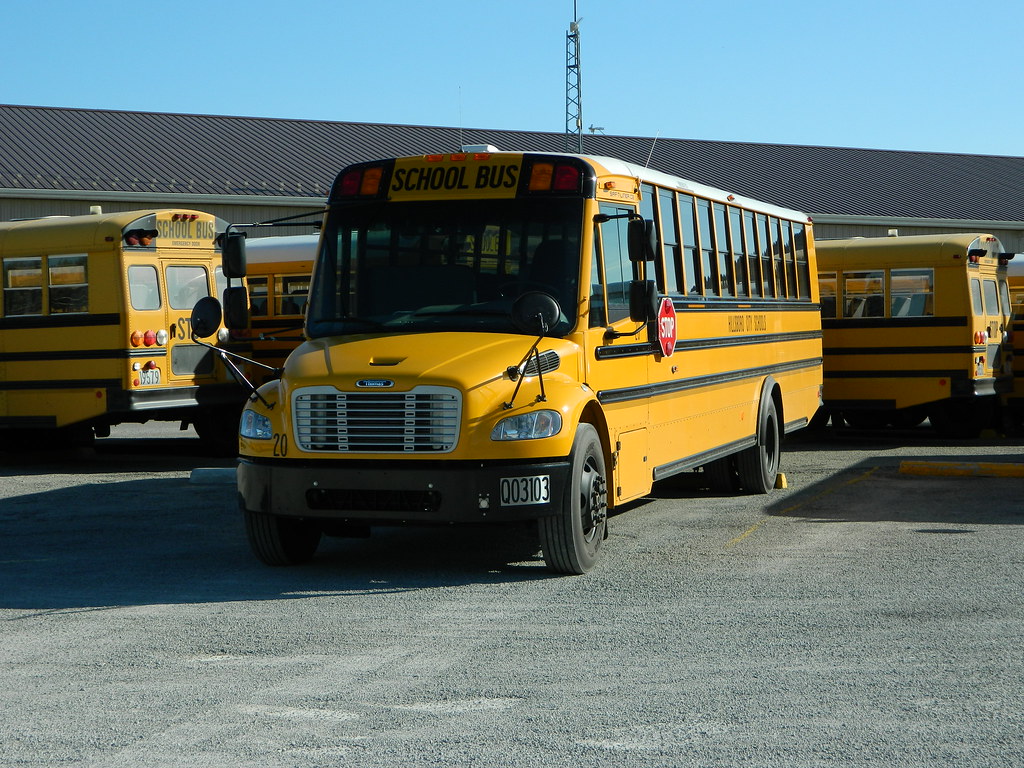 Hillsboro City Schools 20 (2) Bus lot Hillsboro, OH Flickr