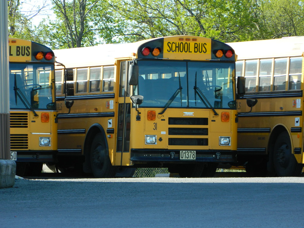 Hillsboro City Schools 31 Bus lot Hillsboro, OH Flickr