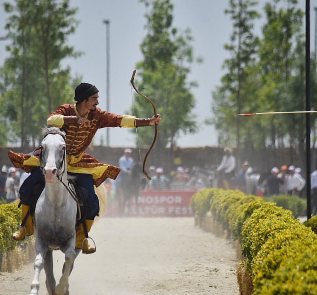 Horseback archery competition at the Alti Gosteriler. dan… Flickr