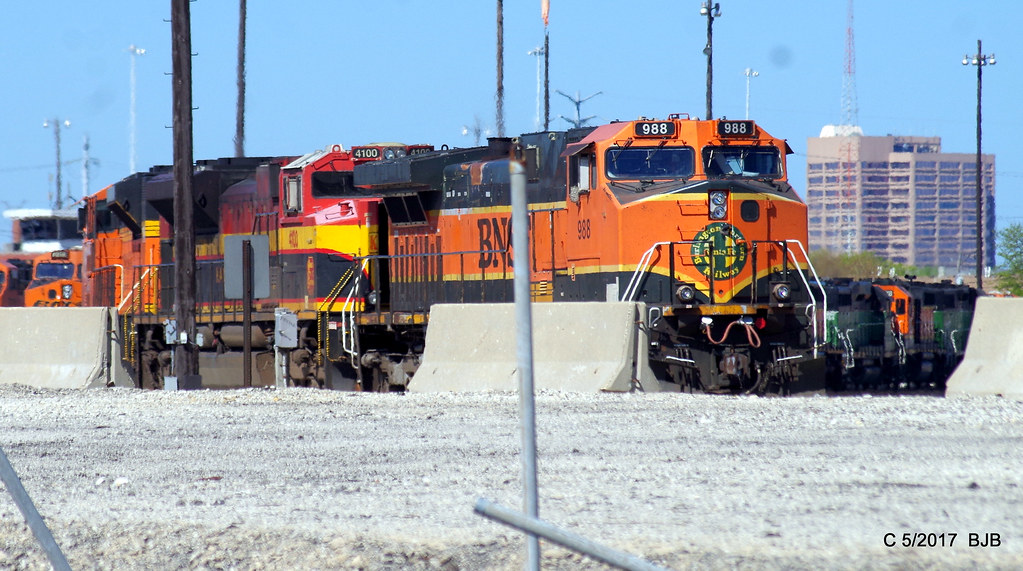 IMGP1169 BNSF's Corwith yard engine service facility May 2… Flickr