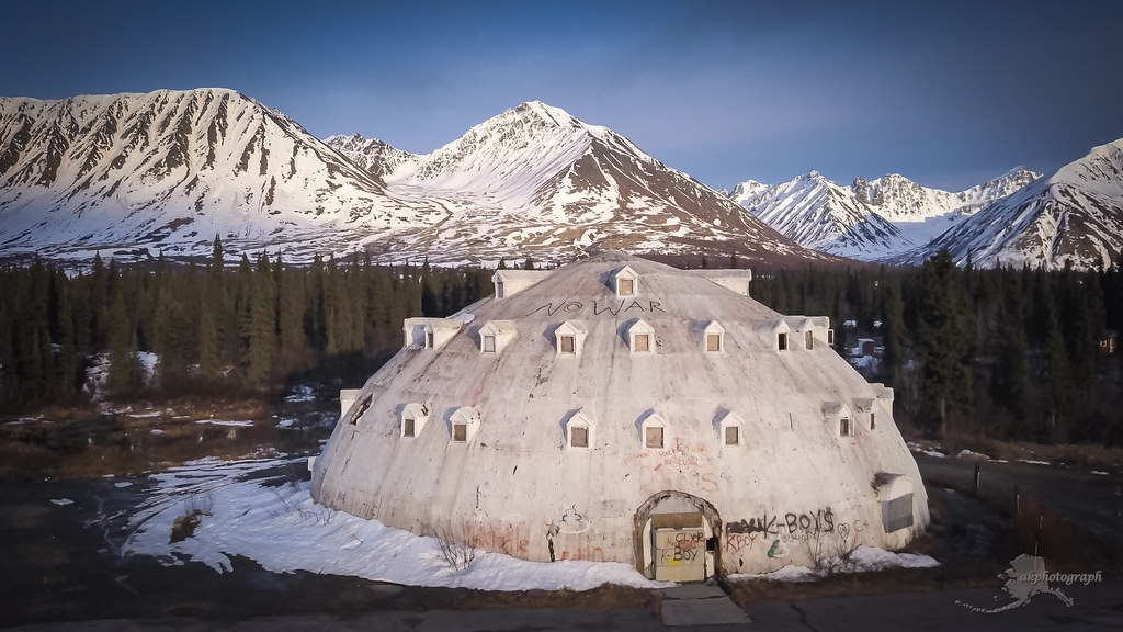 Alaskan Igloo Igloo, just off the Parks Highway on the dri… Flickr