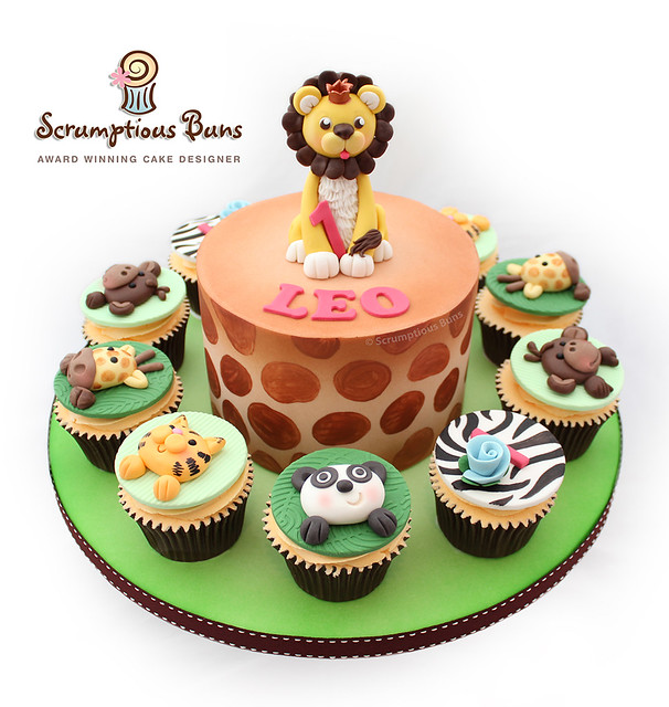 Big Cake Little Cakes • Scrumptious Buns Wedding Cakes & Cake Decorating Courses, Norwich, Norfolk