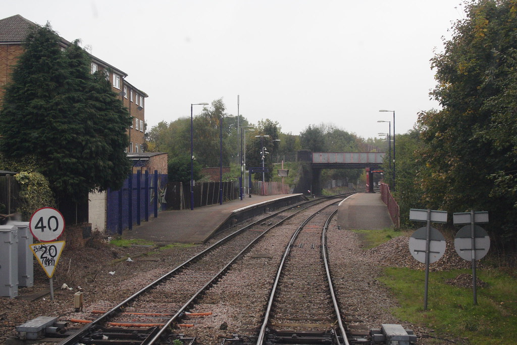 20081013 010 Drayton Green. Station, Building, Platforms. … Flickr