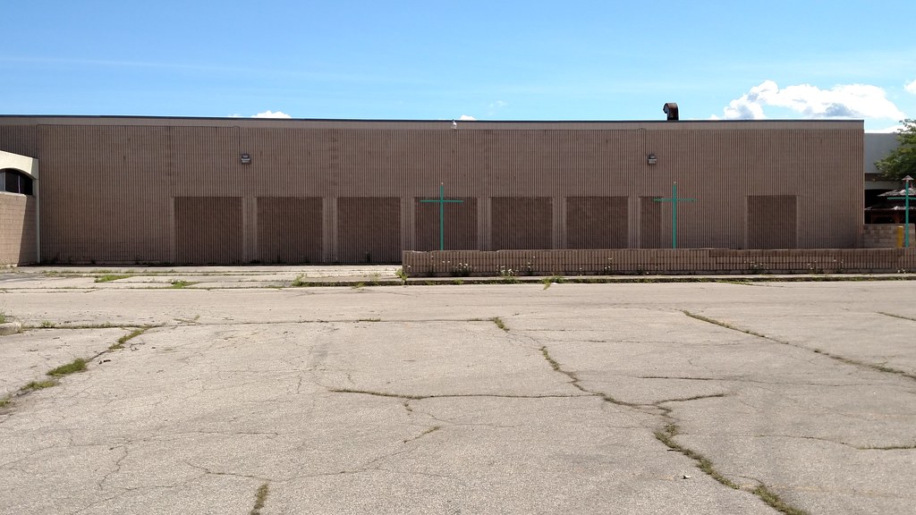 Former Kmart Hampton Towne Center Essexville, Michigan 17 Flickr