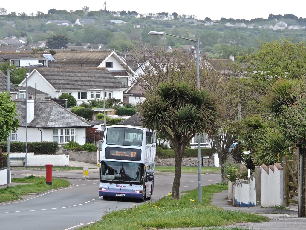 First South West 33176 LR02LYV Hillgrove Road, Newquay. Flickr