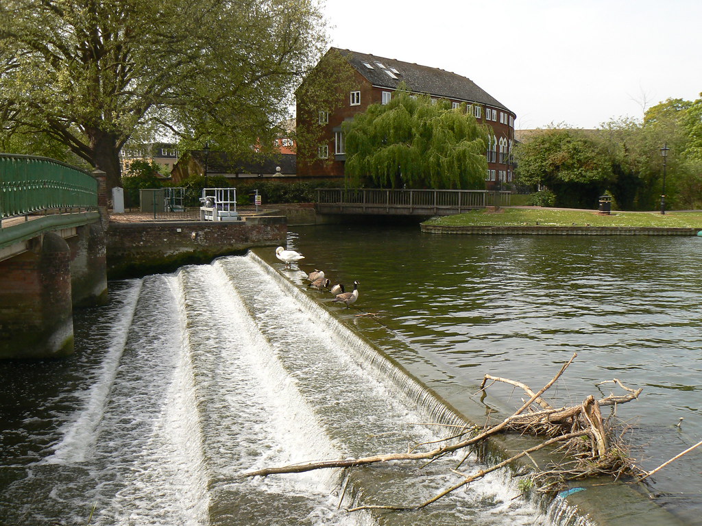 Bedford, Bedfordshire, England. Duckmill Weir on the River… Flickr