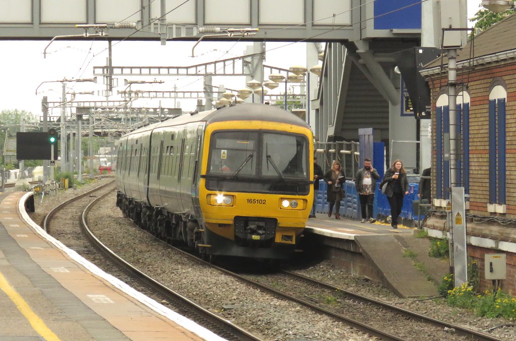 165102 West Drayton GWR Class 165 unit No. 165102 stands… Flickr