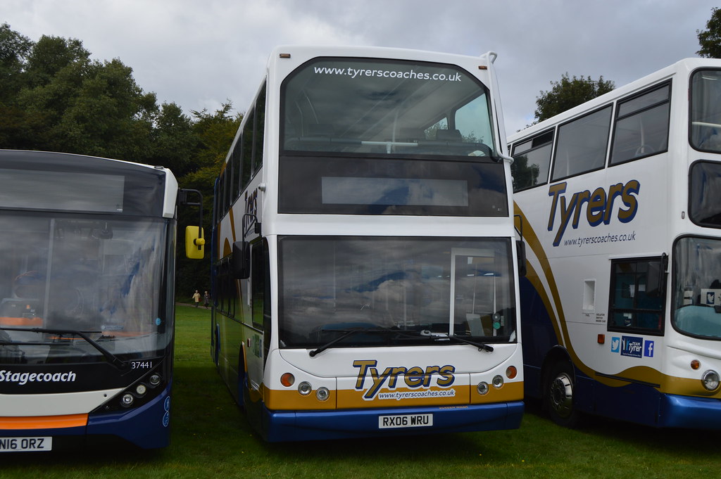 Tyrers, Adlington, RX06WRU VDL DB250 East Lancs Myllenni… Flickr