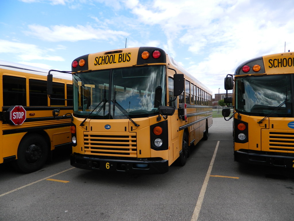 Lawrenceburg Community Schools 6 Bus lot Lawrenceburg, I… Flickr